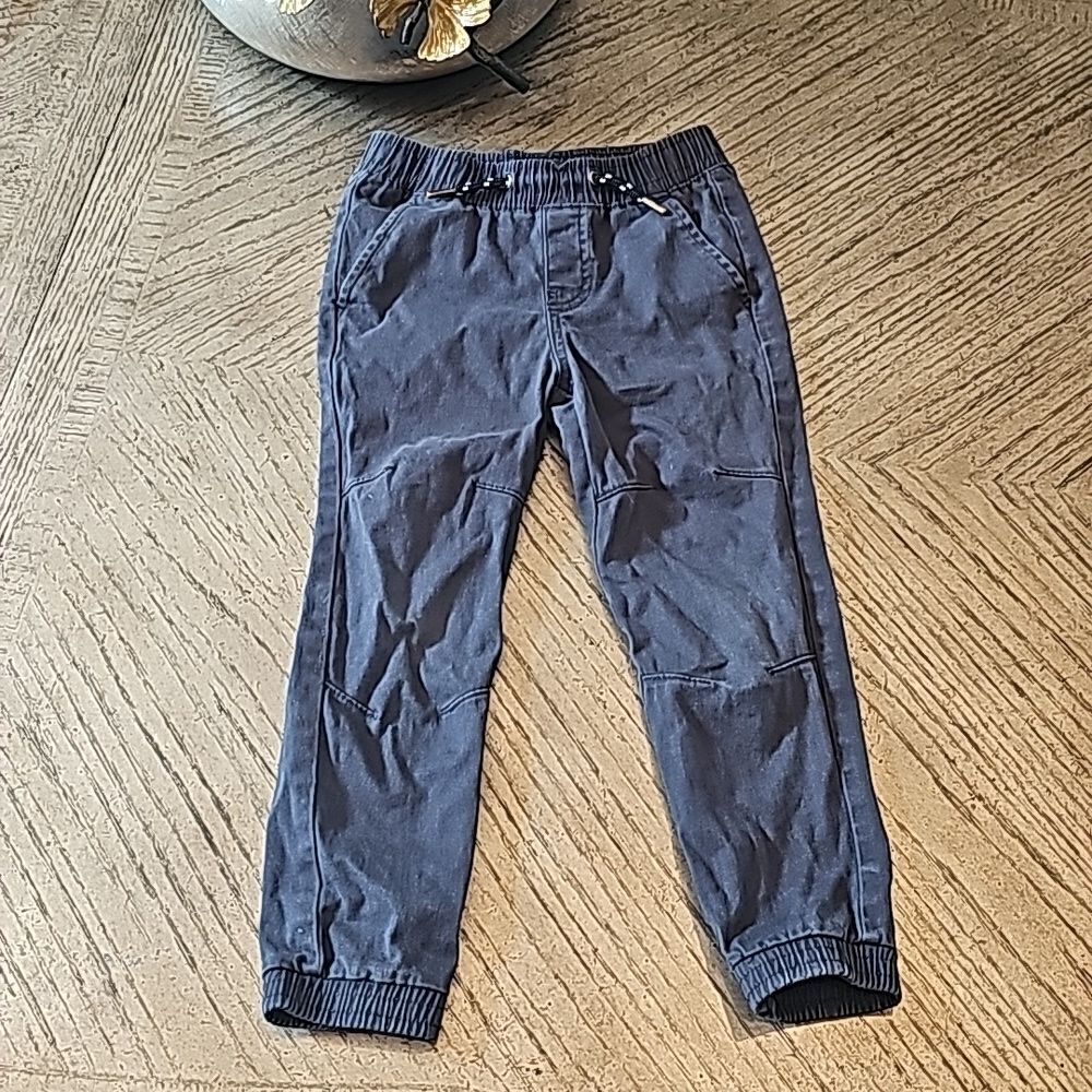 Boys Navy jmcargo jogger size 5/6
